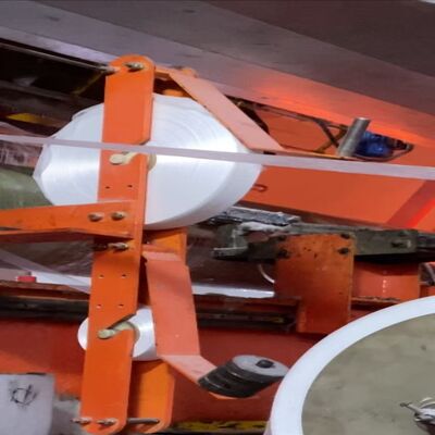 প্রক্রিয়াকরণের সময় বায়ু পরিষ্কার করার জন্য উচ্চ চাপের চাহিদা সহ জিআরপি অবিচ্ছিন্ন ফিলামেন্টের জন্য পলিস্টার নেট