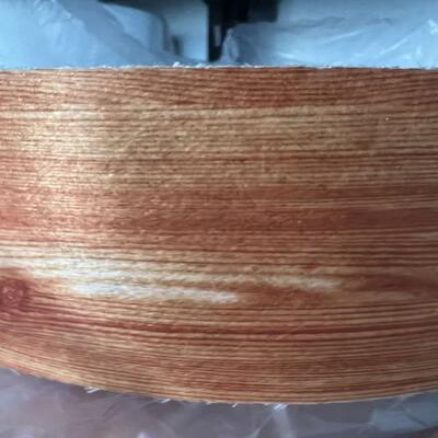 FRP ফাইবারগ্লাস শক্তিবৃদ্ধির জন্য 40gsm কাঠের শস্য পলিয়েস্টার পৃষ্ঠের টিস্যু, প্রোফাইল পৃষ্ঠ এবং দৃষ্টিভঙ্গির অনুরোধের জন্য লাল কাঠের শস্য আলংকারিক প্যাটার্ন